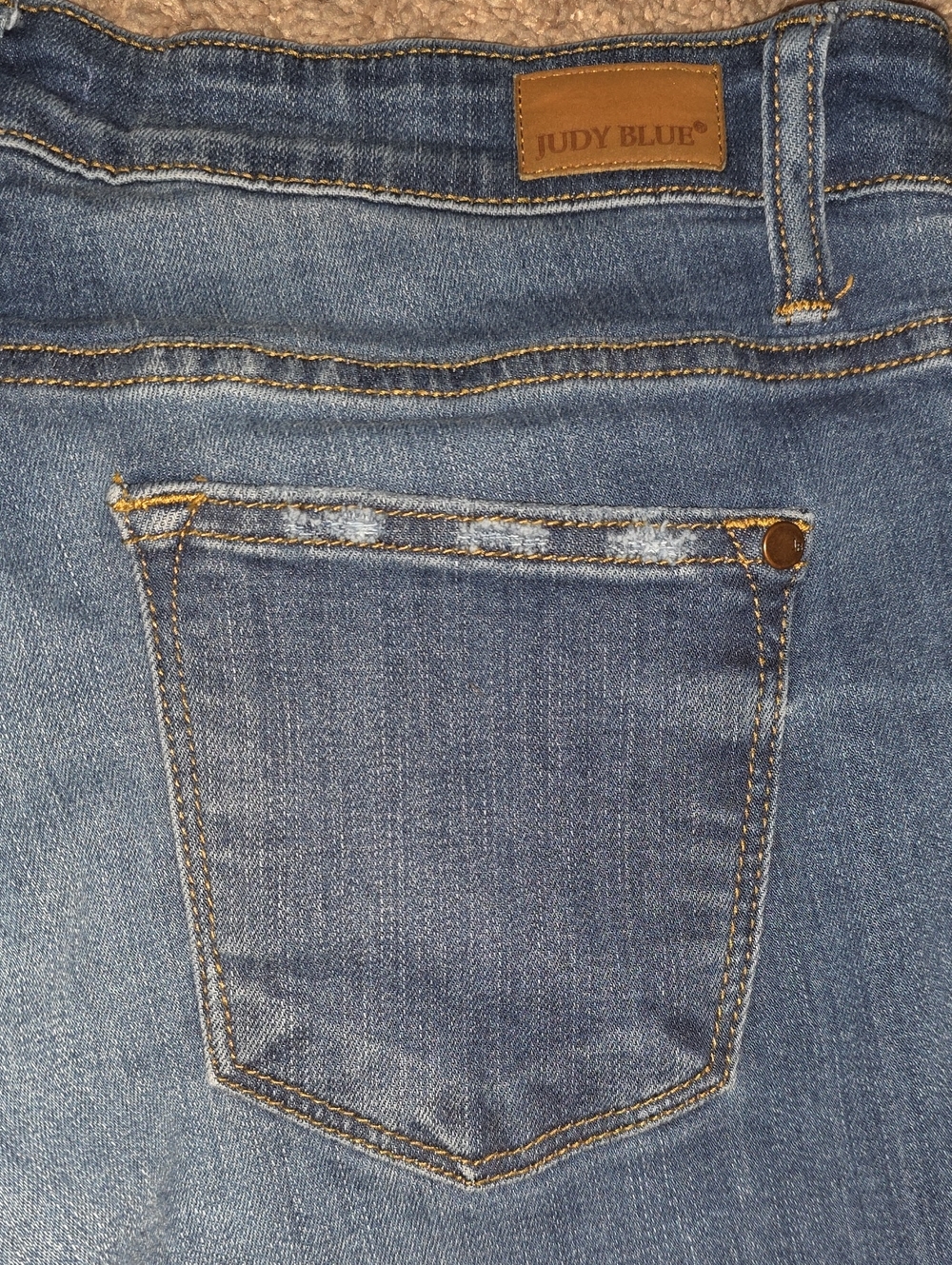 Judy Blue Boyfriend Jeans in Medium Blue Wash